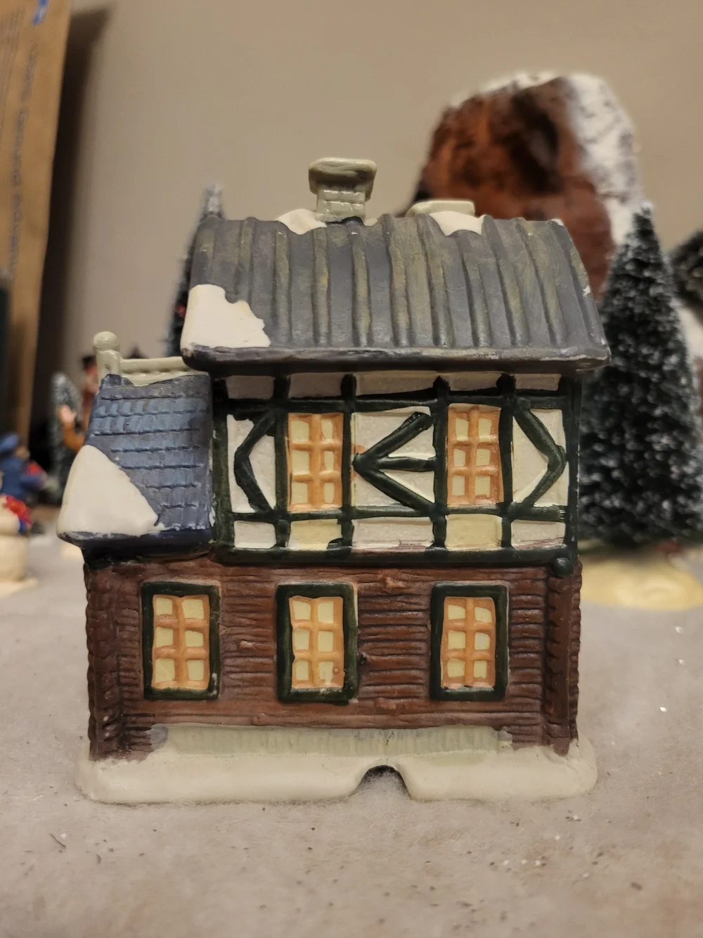 Vintage Christmas Village Porcelain Lighted Bed & Breakfast House - 5.5